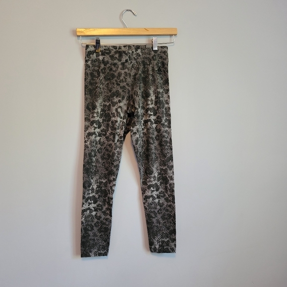 NWT - Adidas Top & Legging Set🐆 - Picture 5 of 10
